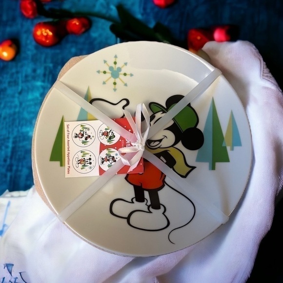 Disney Mickey Mouse Appetizer Children’s Kids Ceramic Plates NEW 4 Pack Winter - Picture 1 of 5